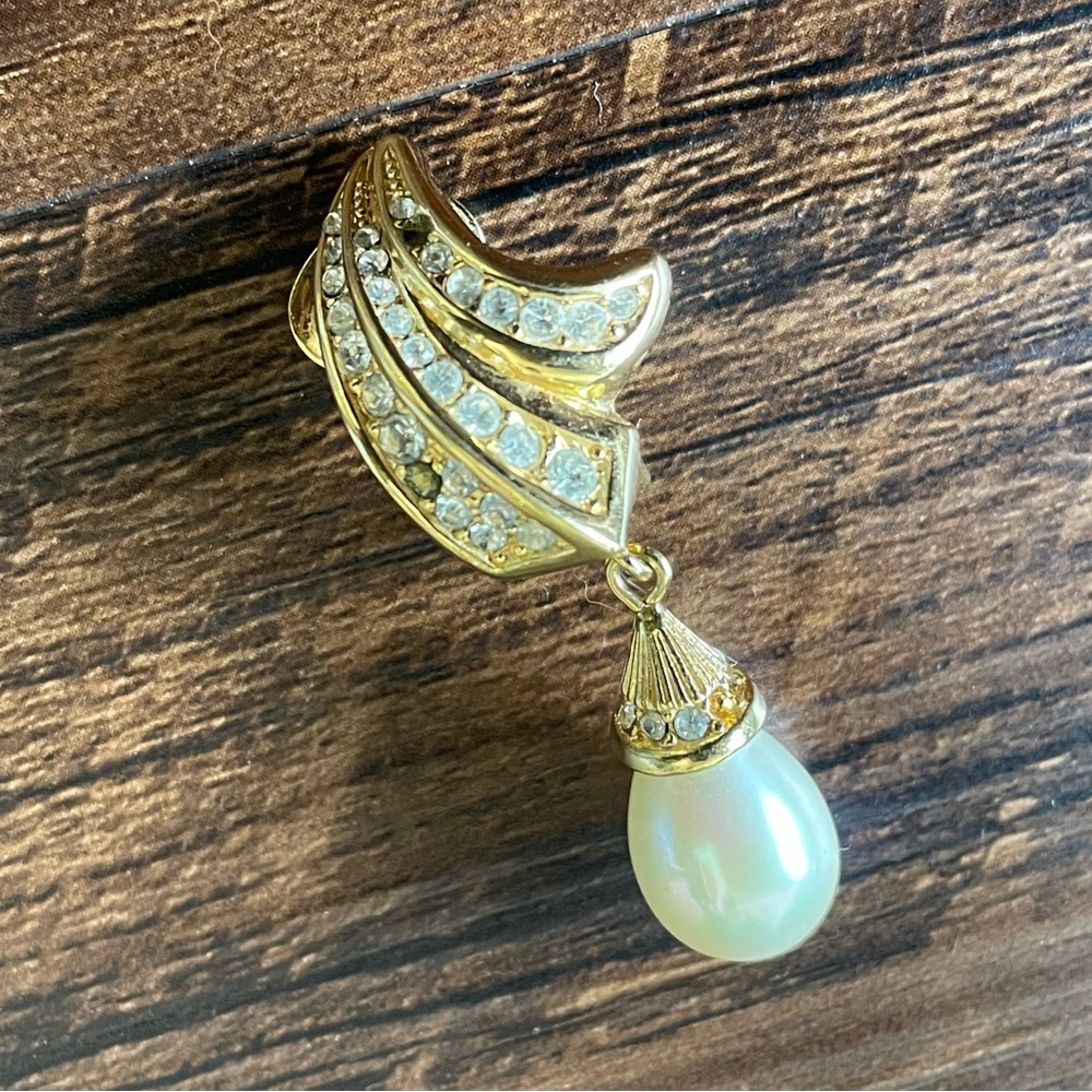 CHRISTIAN DIOR Vintage Teardrop Pearl earrings - Picture 4 of 4